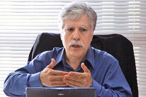 دکتر هادی صالحی‌ اصفهانی